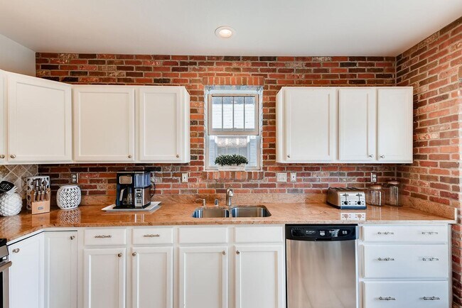 Photo - 3332 Eliot St Unit Upper