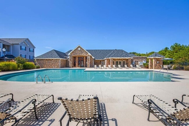 Ethan Pointe Apartments