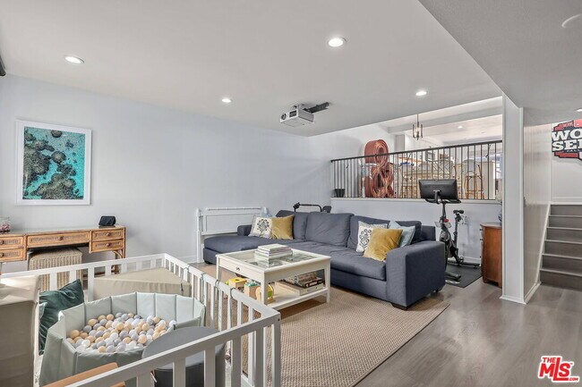 Photo - 4329 Redwood Ave