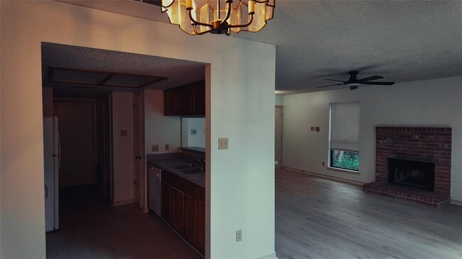 Photo - 6610 Windrift Way