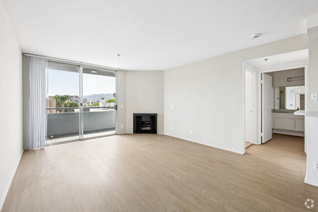 2 habitaciones, 2 baños - 1000 pies cuadrados - Sala de estar