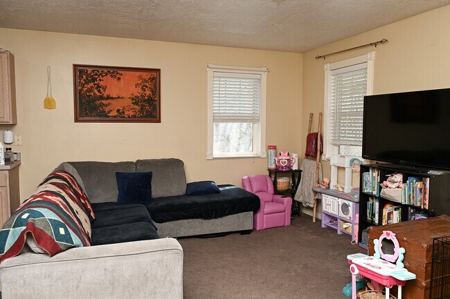 Photo - 101 Meadow Cir