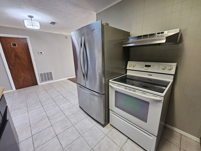 Photo - 907 Hamilton St