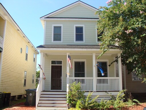 Photo - 415 E 31st St House