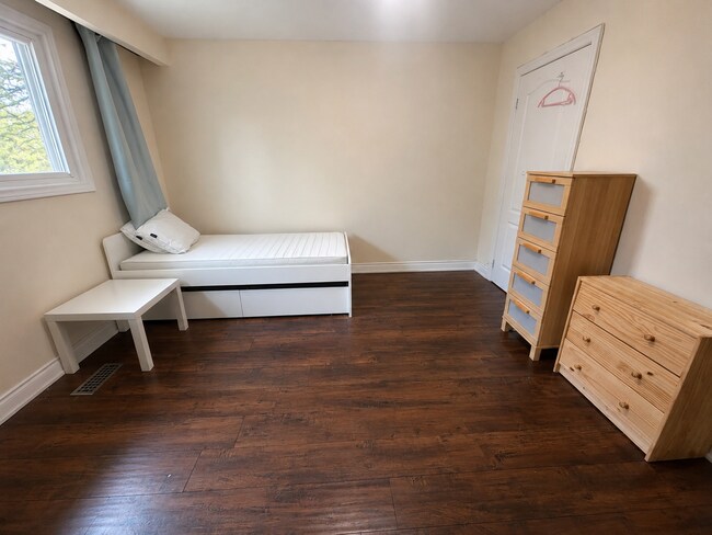Photo - 41 Woodville Av