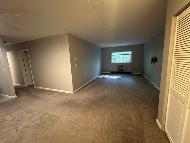 Photo - 49 Windsor Dr Unit 108