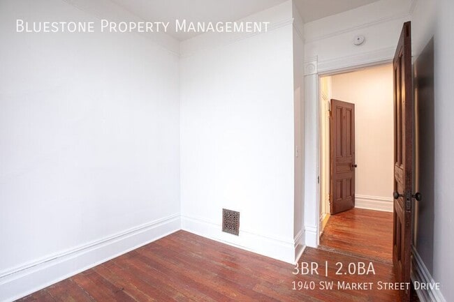 Photo - 1940 SW Market St Dr