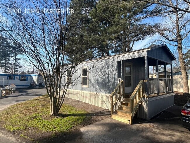 Building Photo - 3000 John Harden Dr