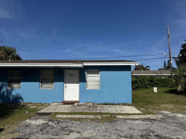 Photo - 1976 Windsor Dr Townhome