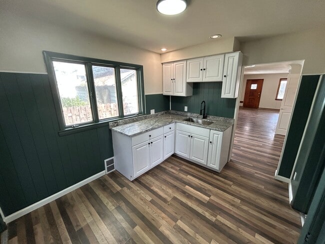 Photo - 3430 E 73rd St