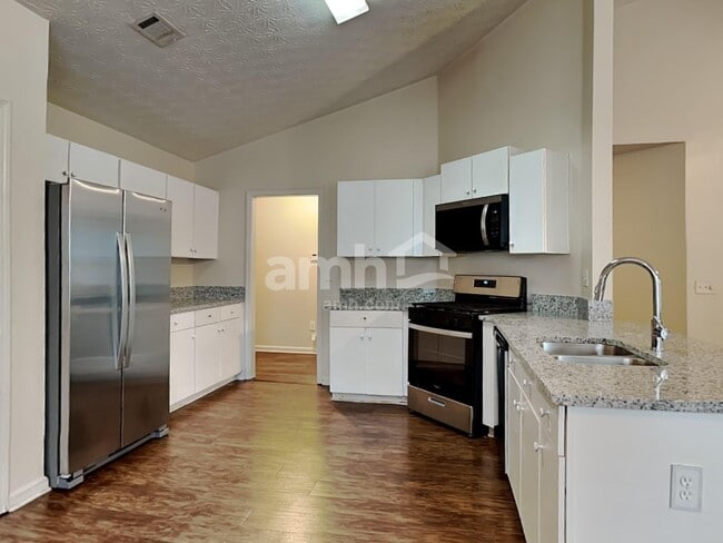 Photo - 2720 Kentshire Way