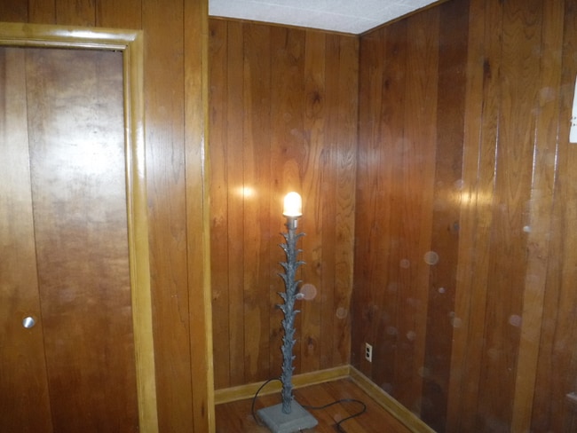 Photo - 1545 Atlantic St NE