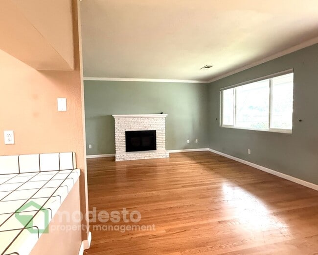 Photo - 1723 Silkwood Dr