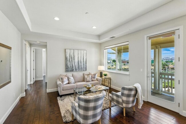 Photo - 636 Fan Tail Way