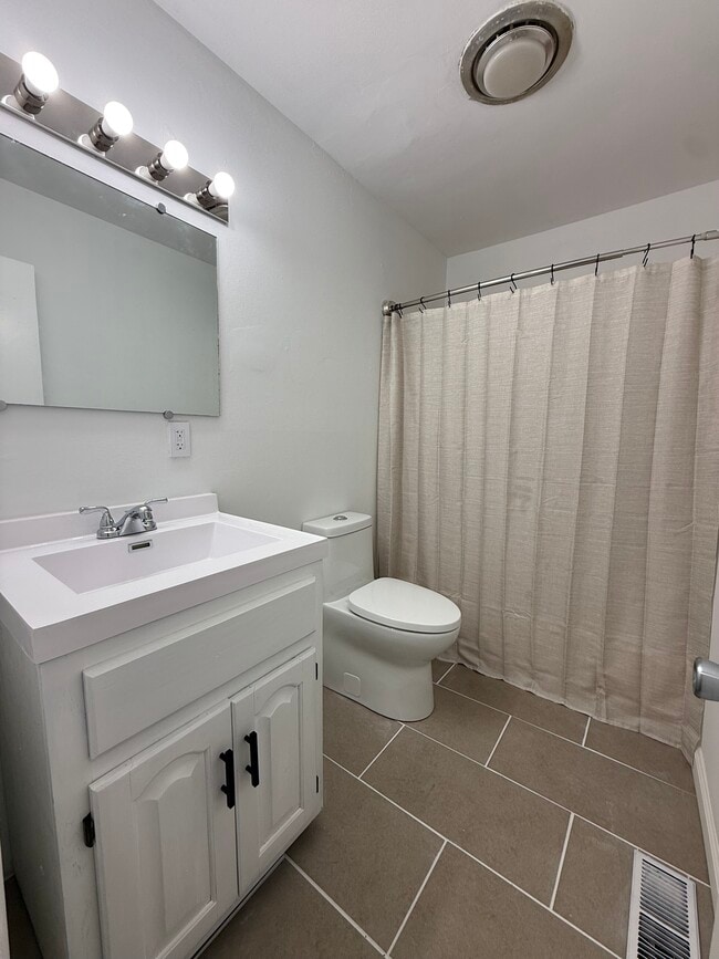 Photo - 601 Kinzer St