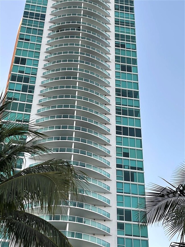 Building Photo - 2101 Brickell Ave Unit 502 Rental