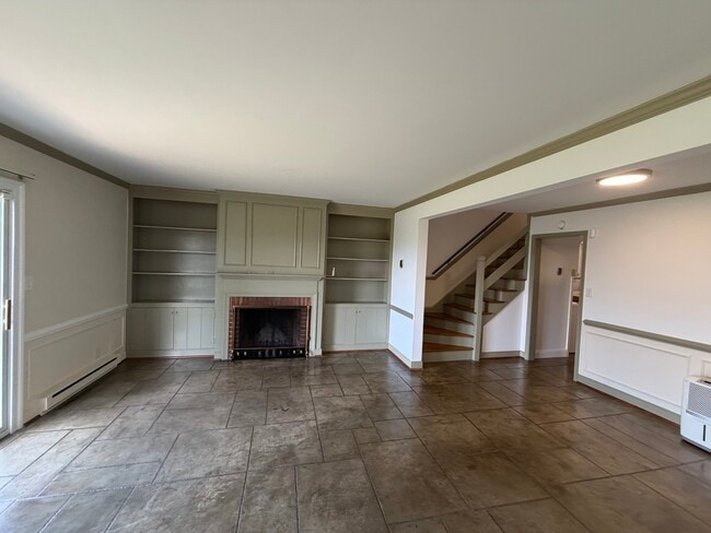 596A Reservoir Ridge Rd