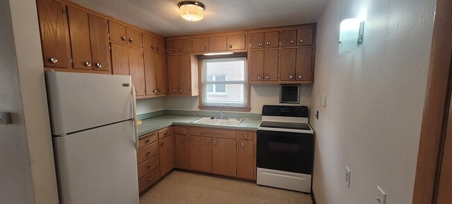 Photo - 922 High St Unit 1