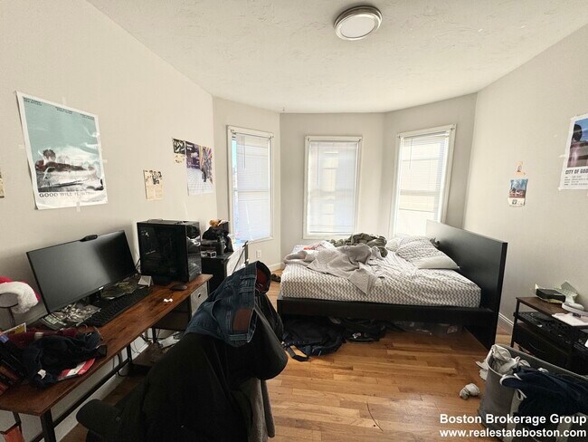 Photo - 733 Parker St Unidad 2