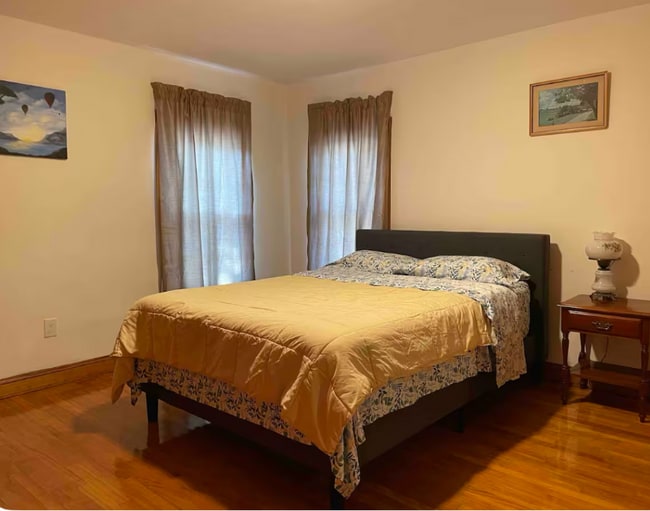 Photo - 170 White St