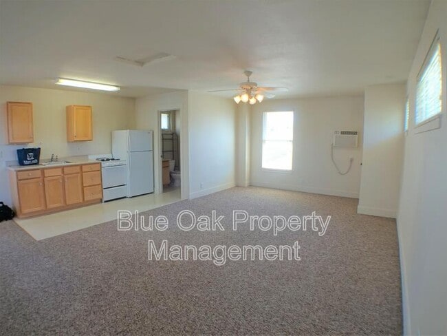 Photo - 2380 England St