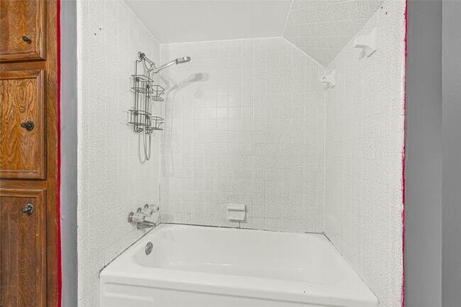 Building Photo - 225 St Cloud Dr