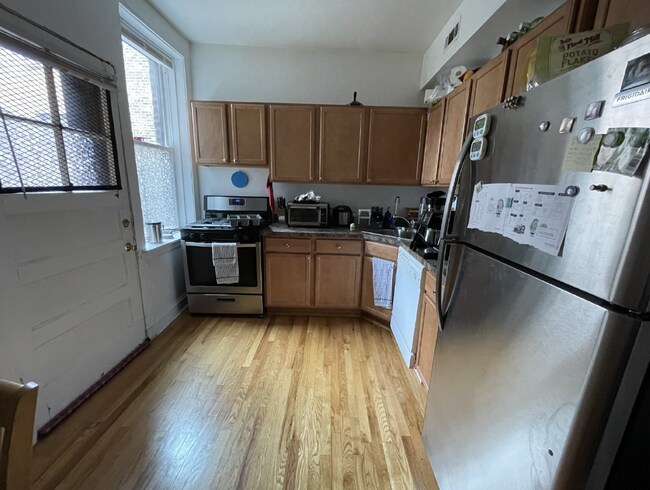 Photo - 4601 N Western Ave Unidad 2