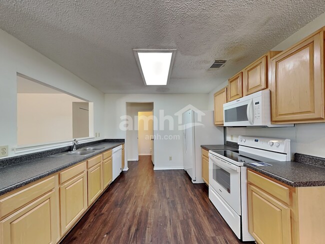 Photo - 8334 Tavern Pt