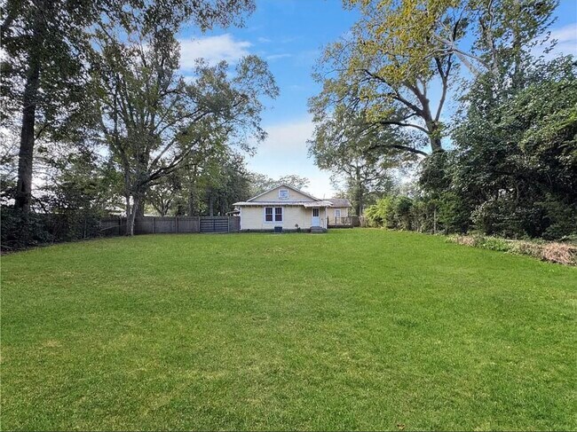 Photo - 521 10th Ave