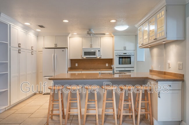 Photo - 2130 Pinehurst St