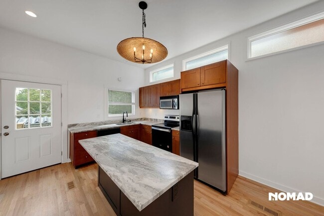 Photo - 630 Headley Ave