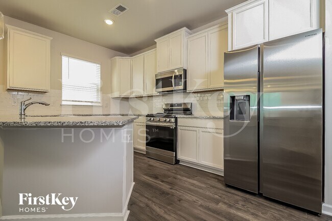 Photo - 310 Ashborne Ln