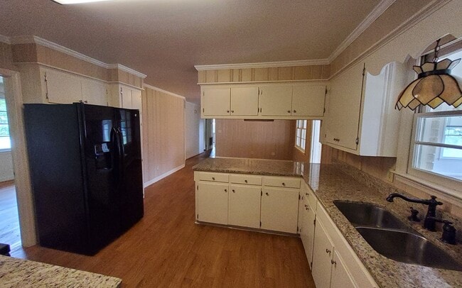 Photo - Close to Shopping