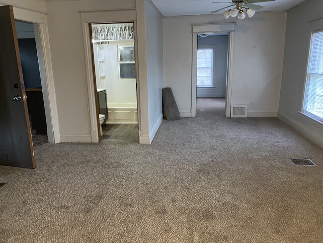 Photo - 1119 N Winnebago St Unit Upper