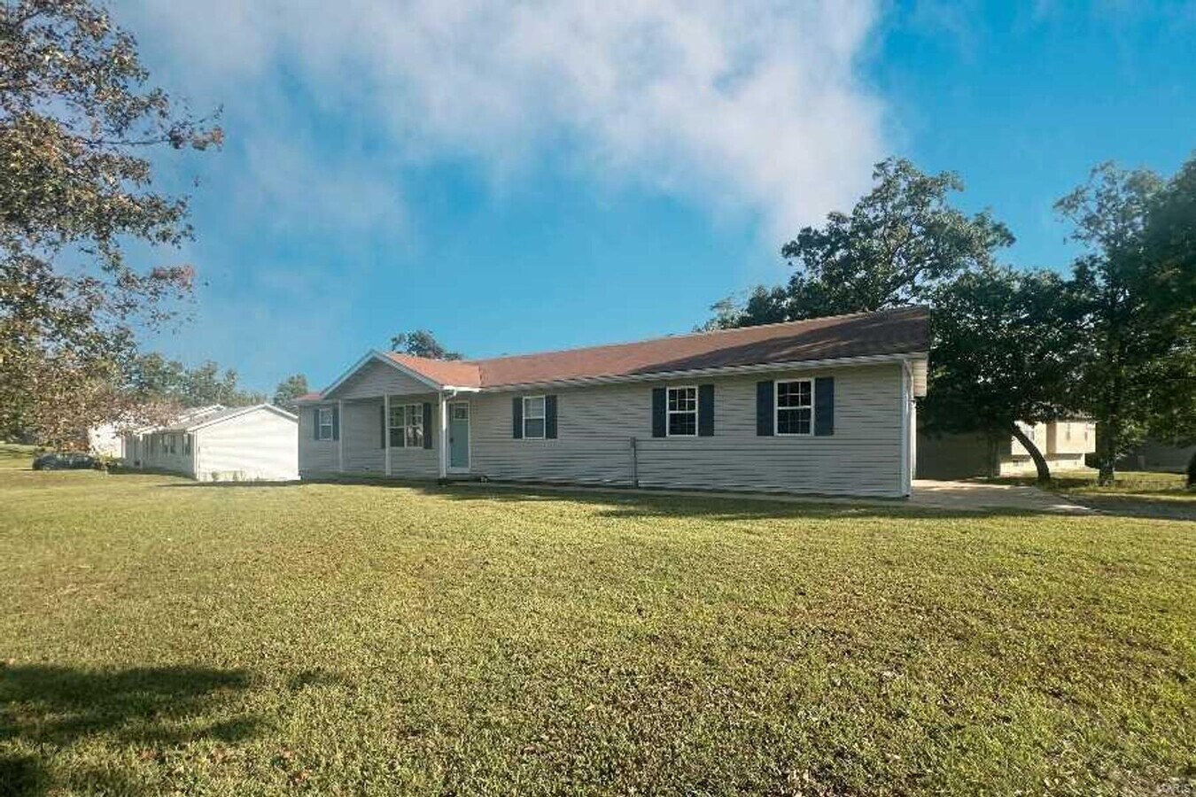 Wonderful 5 bedroom 3 bath house ready NOW! - Wonderful 5 bedroom 3 bath house ready NOW!