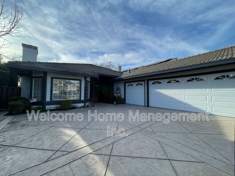Photo - 4310 Canyon Crest Rd W.