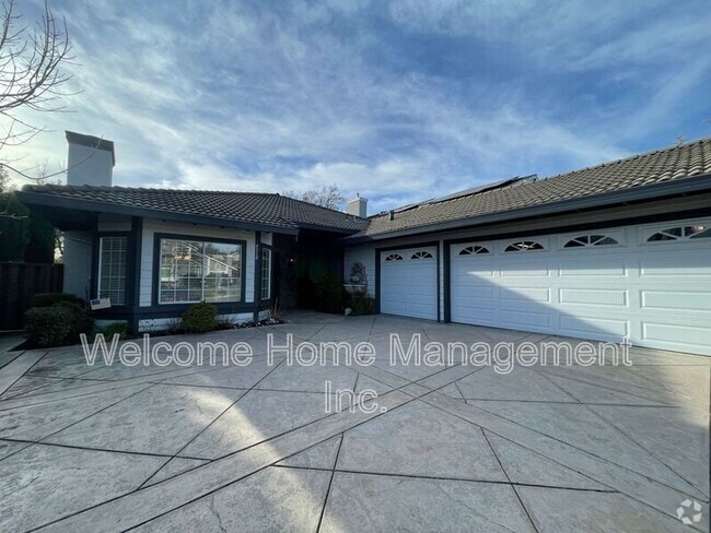 Building Photo - 4310 Canyon Crest Rd W Rental