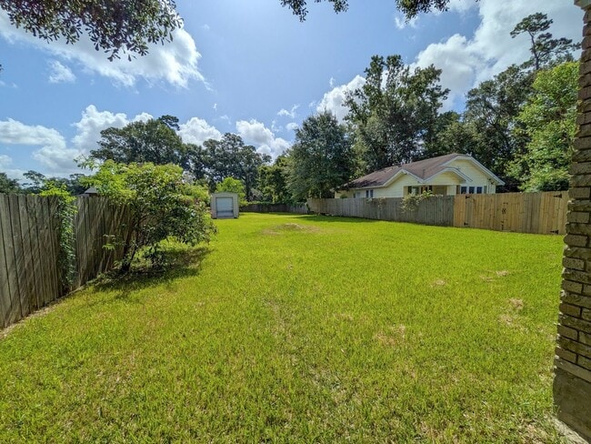 Photo - 460 Belvedere Dr