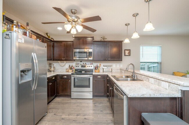 Photo - 202 Wainwright Dr