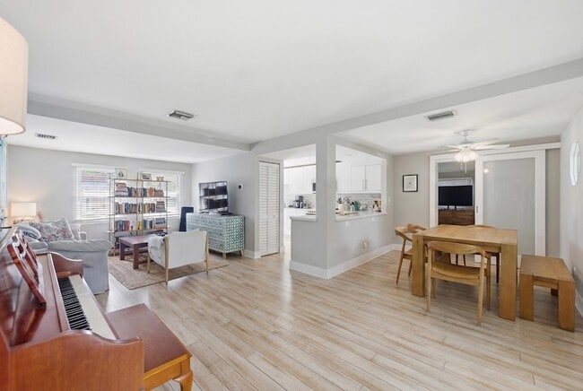 Photo - 1610 NE 7th St
