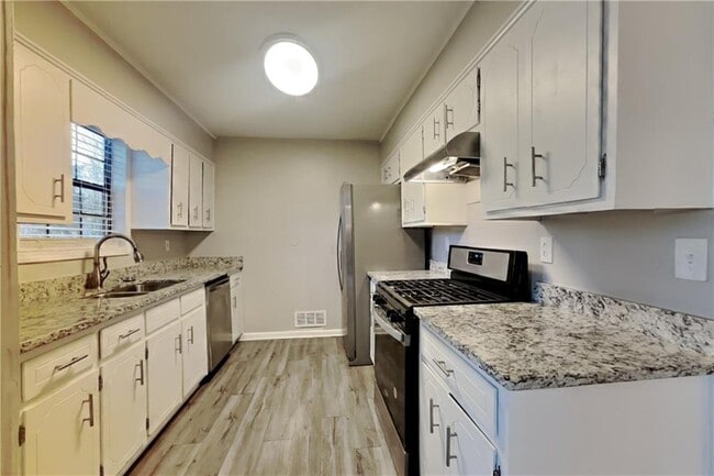 Photo - 524 Mephisto Cir