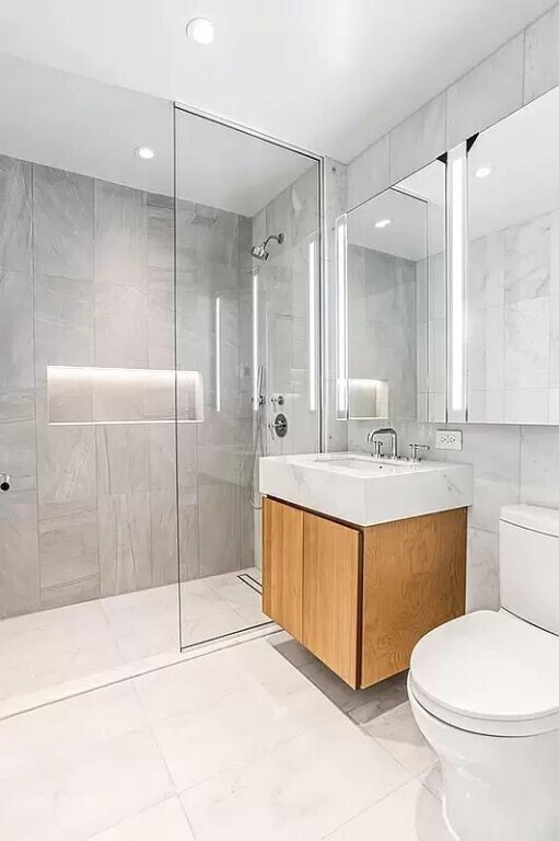 300 W 30th St Unit 7A