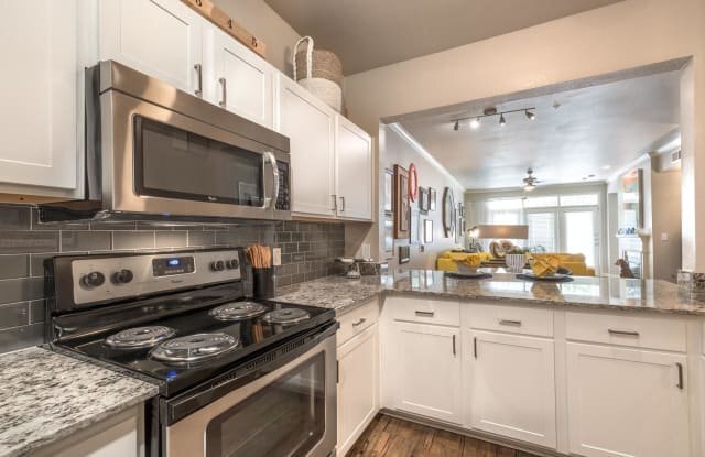 7927 Forest Ln Unit 1007