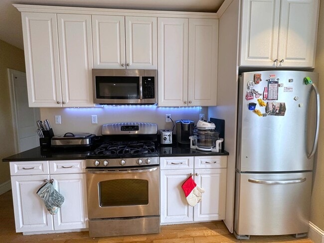 Photo - 28 Benham St Unit 2