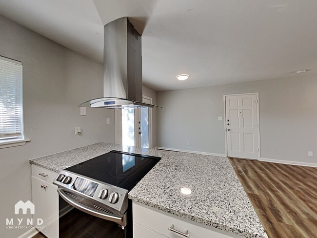 Photo - 3737 Longmeadow Way