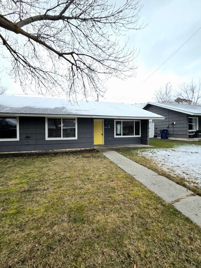 Photo - 1231/1233 Montana St. Duplex Unit 1233