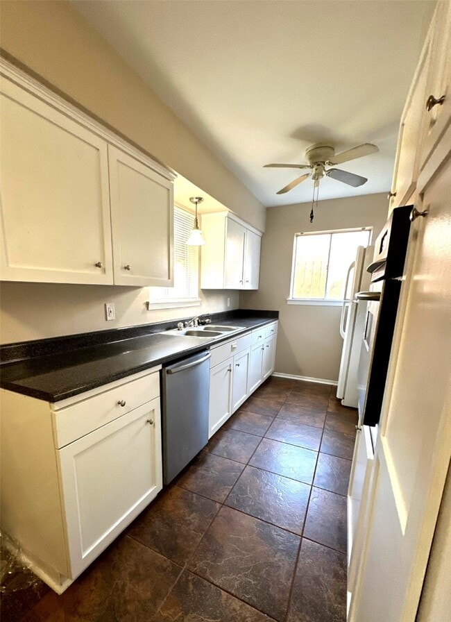 Photo - 1520 Highland Dr