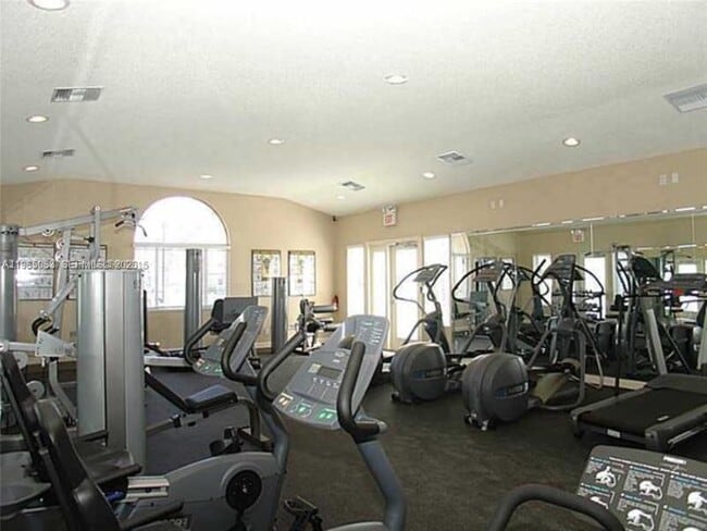 Photo - 651 Lyons Rd Unidad 10201