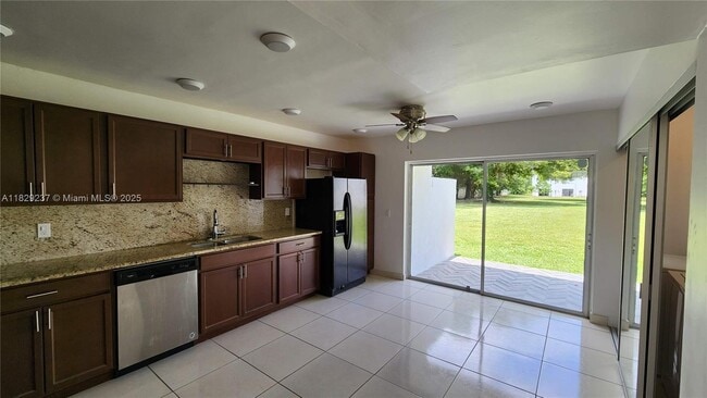 Building Photo - 5060 Elmhurst Rd Rental