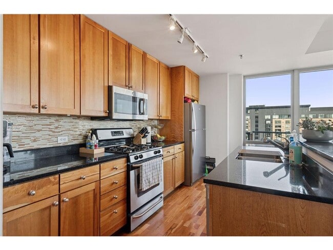 Photo - 929 Portland Ave Unidad 1305